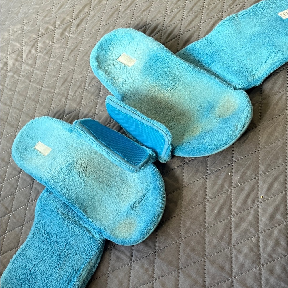 Vionic Dreamy Blue Slippers - Picture 9 of 11